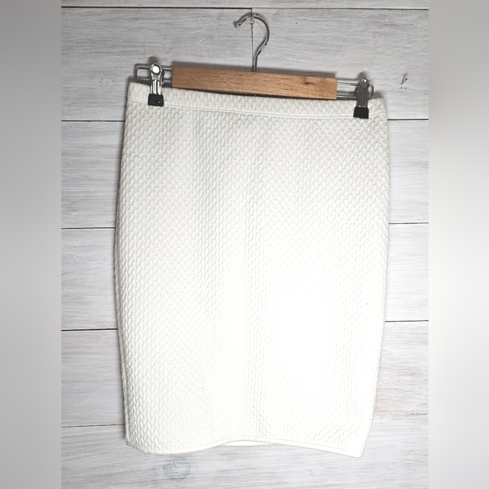 Max Studio Skirt Size Small Cream Colored  Mini Skirt With Cable Knit Pattern